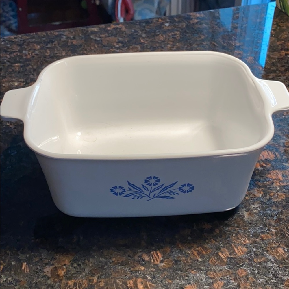 1 Corning Ware P-4-B Cornflower 1 1/2 Quart  Pan